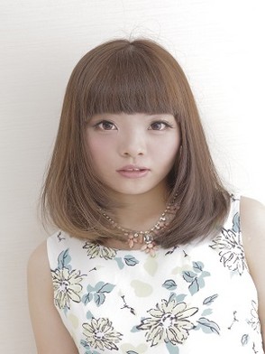 ナチュラルなドーリーストレート